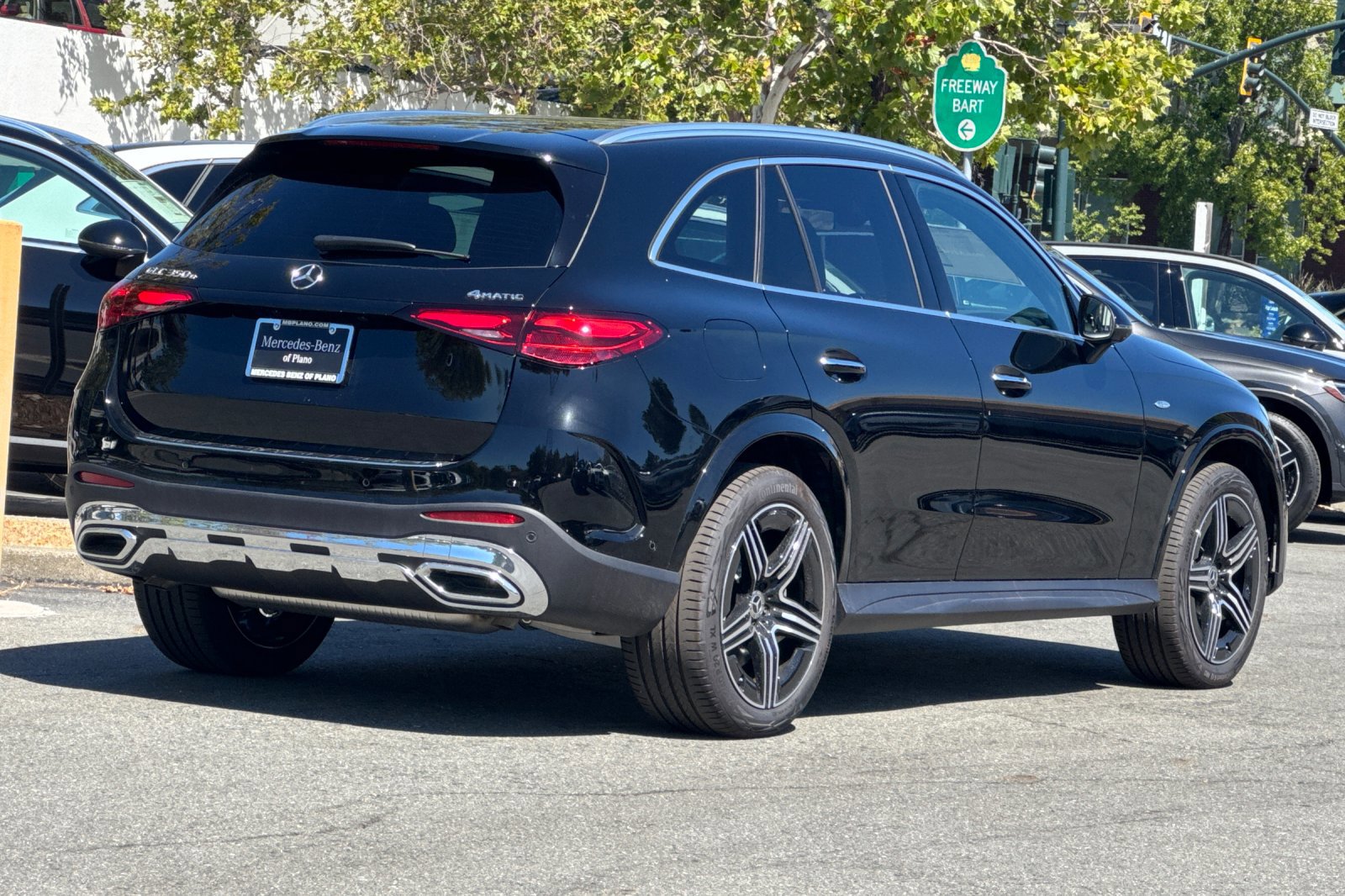 2025 Mercedes Benz GLC 350e 4MATIC photo 3