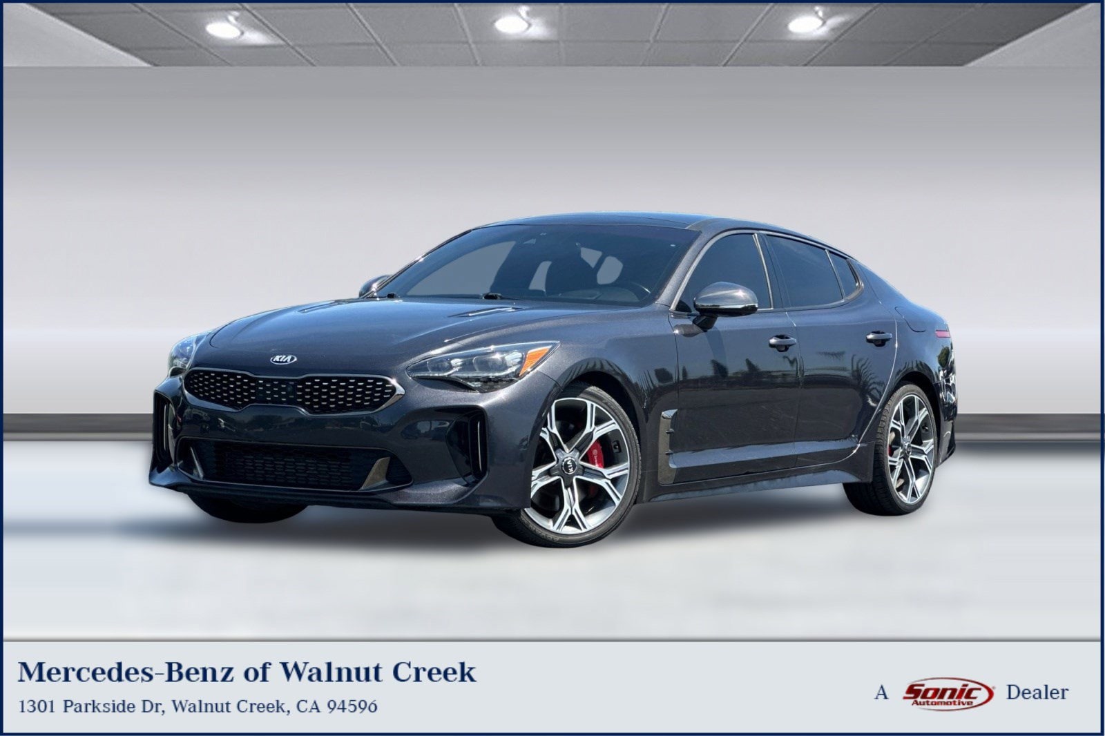 2020 Kia Stinger GT2's photo