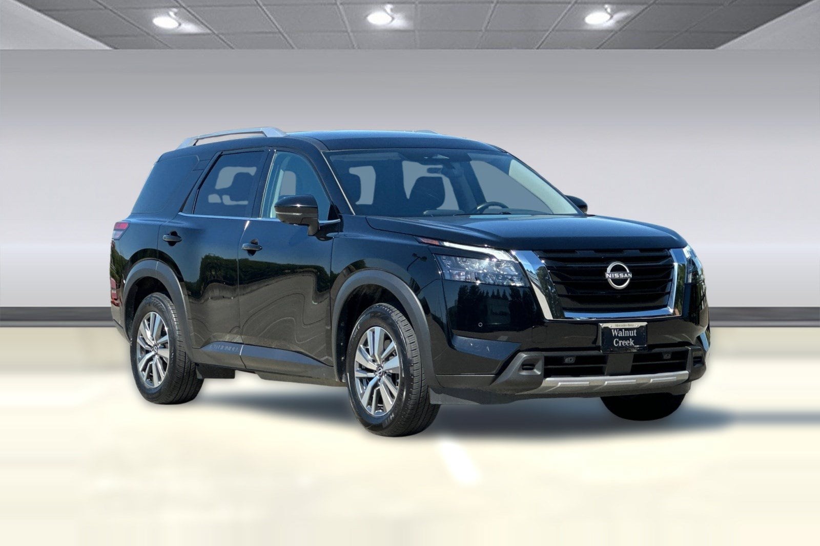 Pathfinder SL 2WD SUV