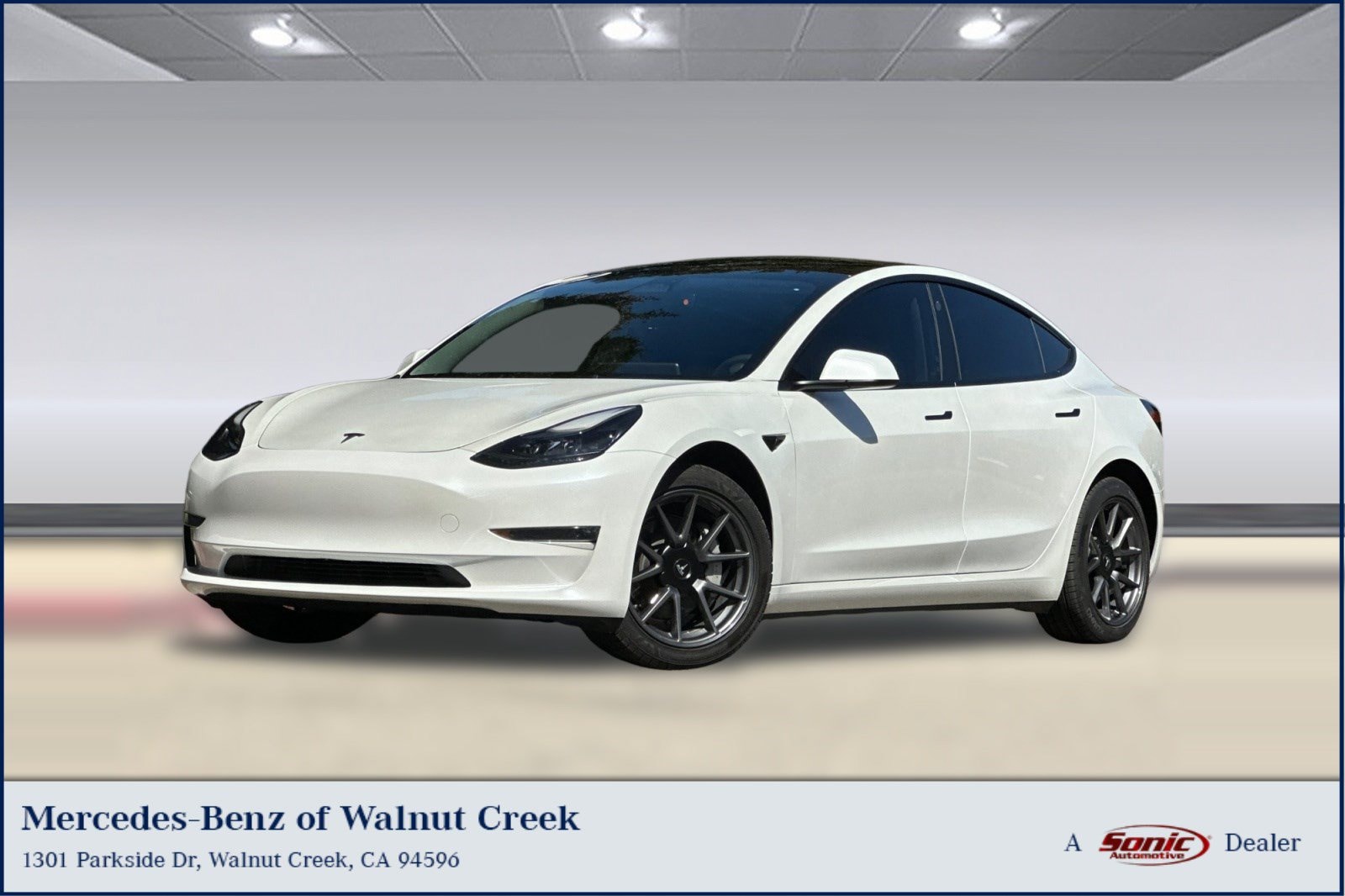 2023 Tesla Model 3 -'s photo