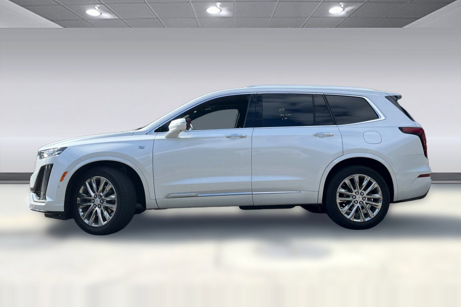 2021 CADILLAC XT6 FWD 4dr Premium Luxury photo 2