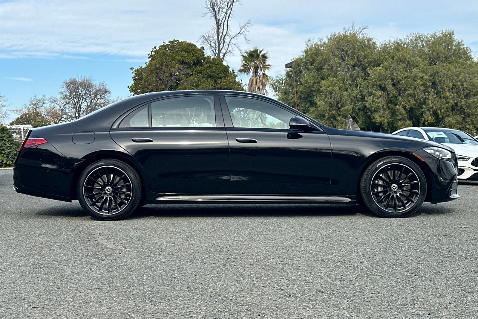 2025 Mercedes Benz S 450 580 4MATIC photo 2