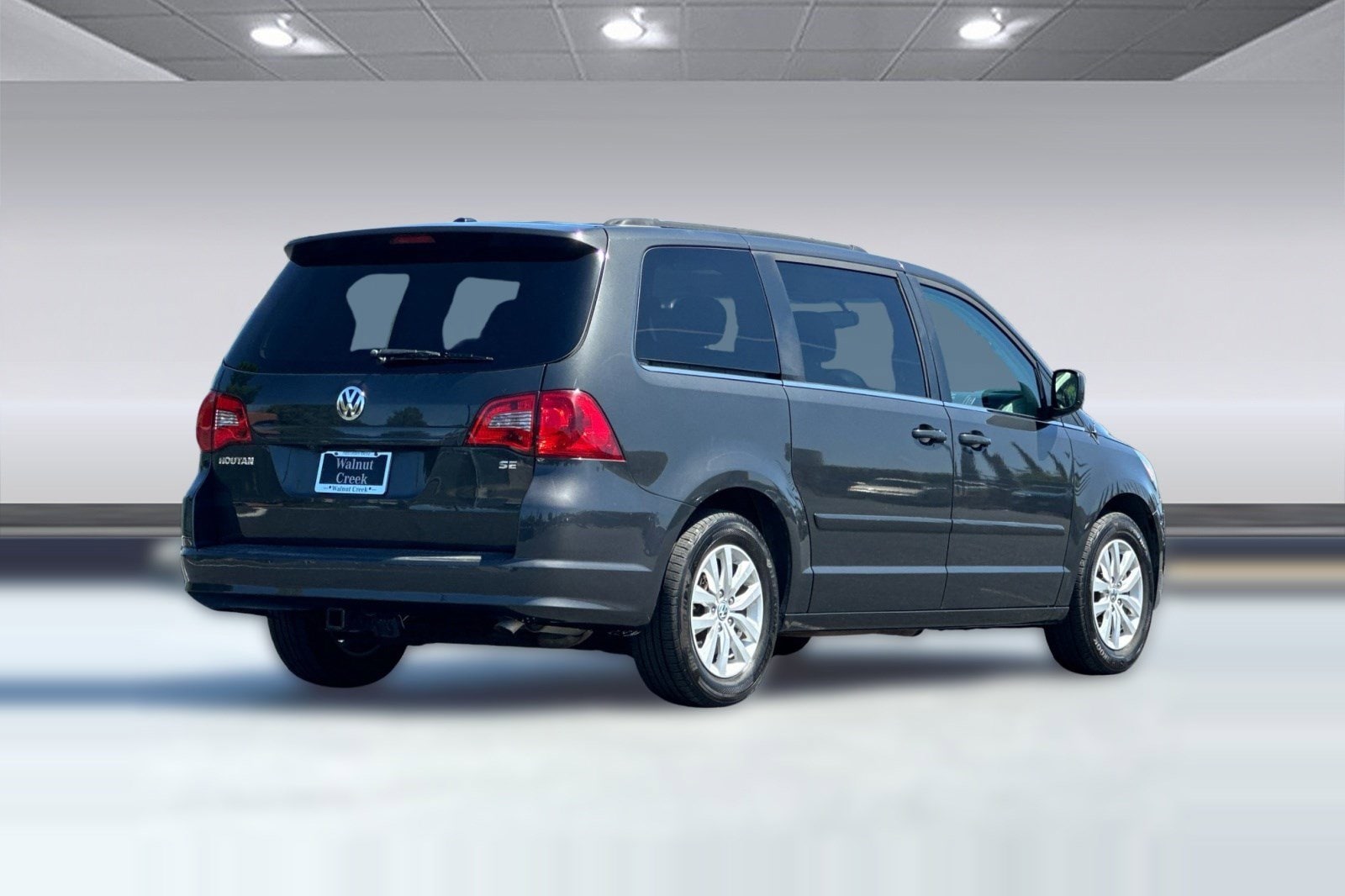 2012 Volkswagen Routan 4dr Wgn SE photo 3