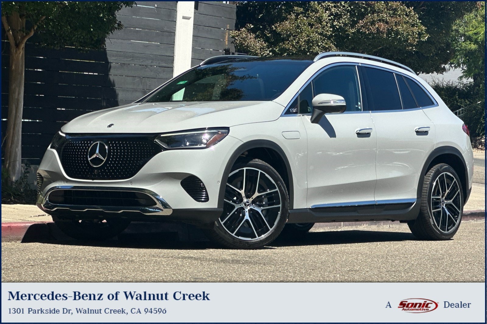 2026 Mercedes-Benz EQE SUV EQE 320 4MATIC's photo