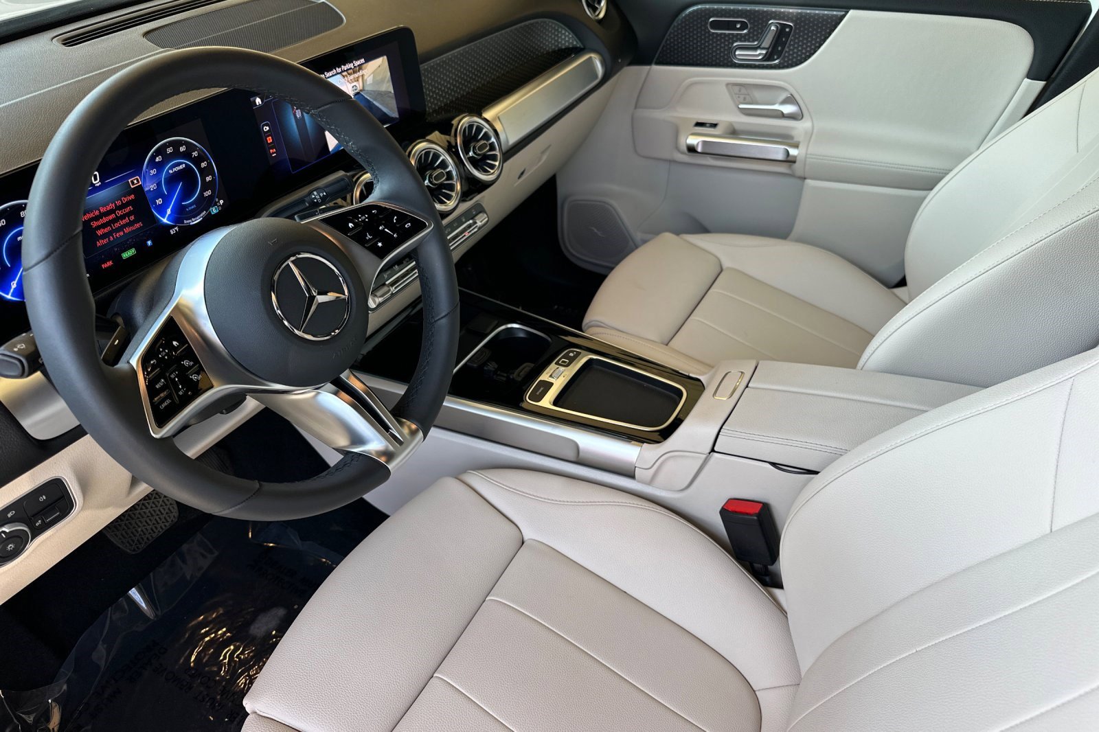 2025 Mercedes Benz EQB 300 4MATIC photo 4