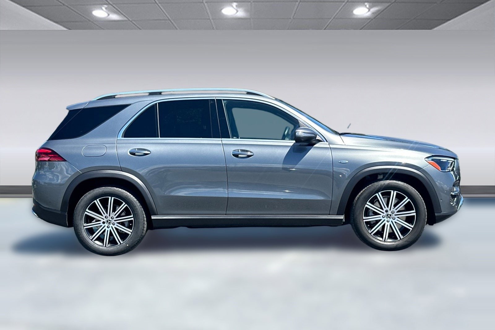 2025 Mercedes-Benz GLE 450e 4MATIC SUV photo 6