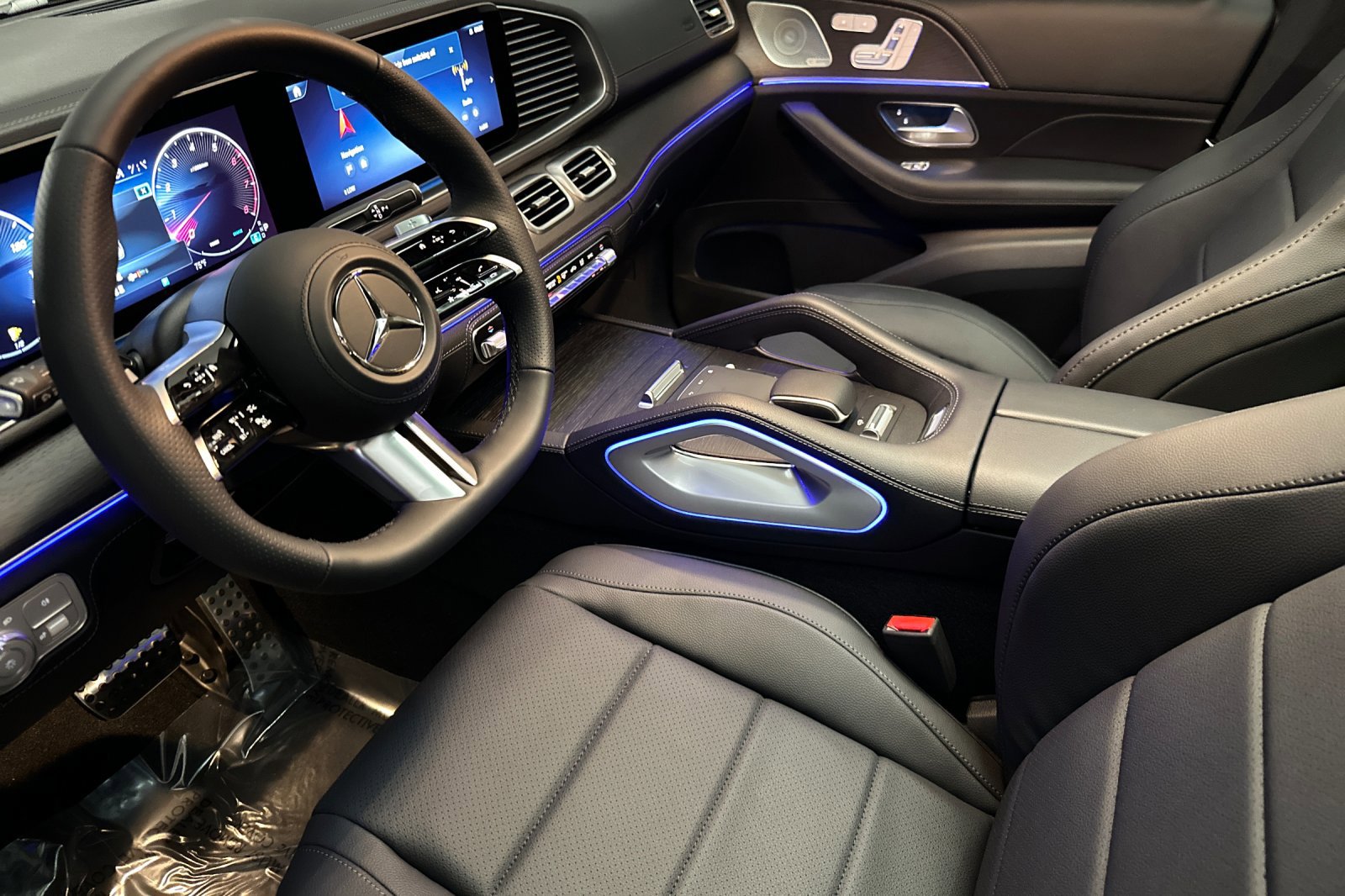 2025 Mercedes Benz GLS 450 4MATIC photo 3