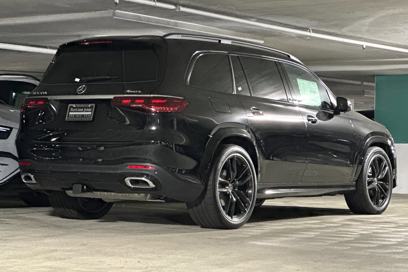 2025 Mercedes Benz GLS 450 4MATIC photo 2