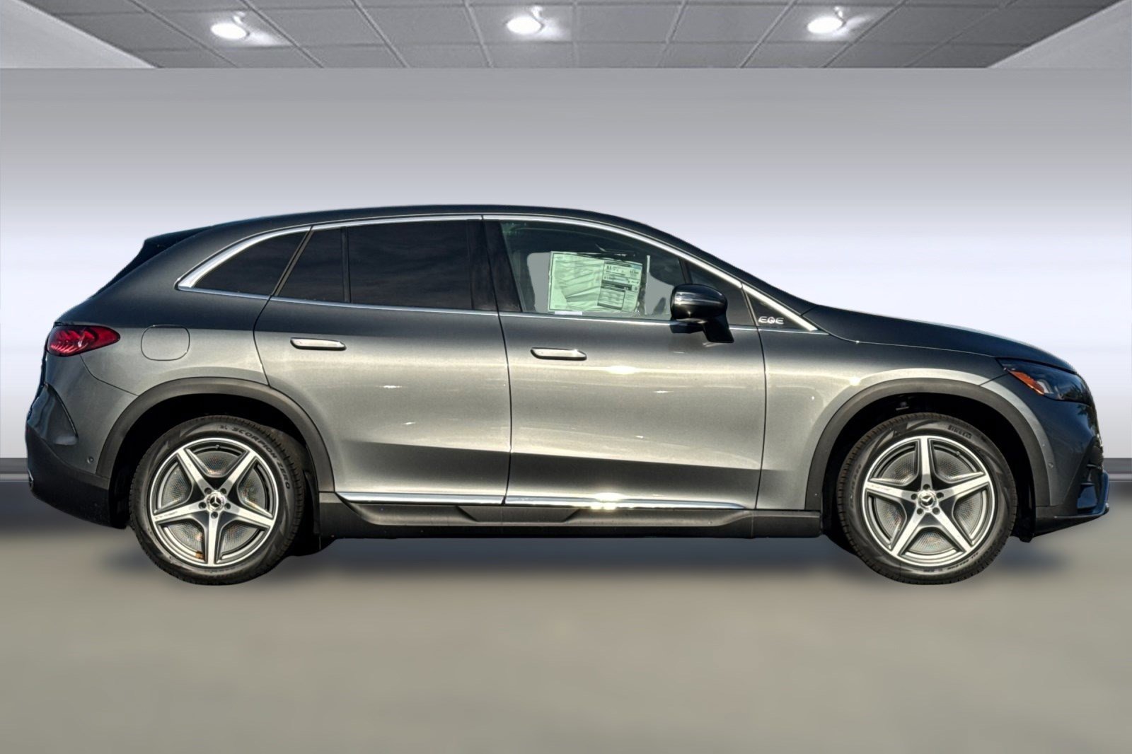 2025 Mercedes Benz 350 photo 4