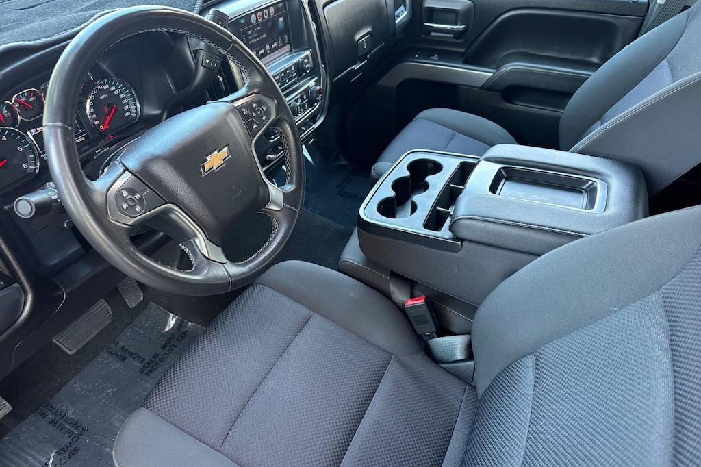 Used 2018 Chevrolet Silverado 1500 4WD Crew Cab 143.5" LT w/2LT Truck Crew Cab