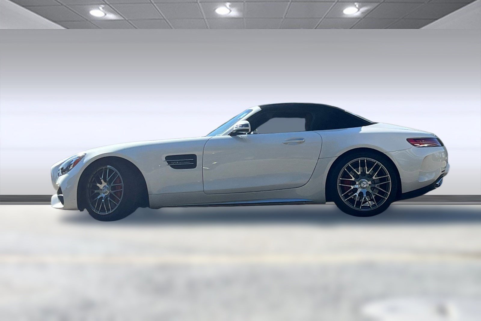 2019 Mercedes Benz AMG GT C Roadster photo 2
