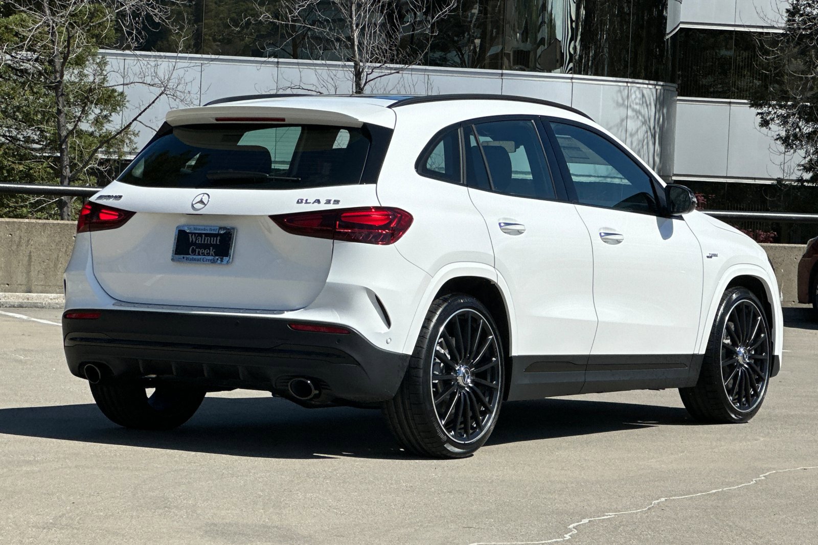 2024 Mercedes Benz GLA AMG 35 4MATIC photo 3