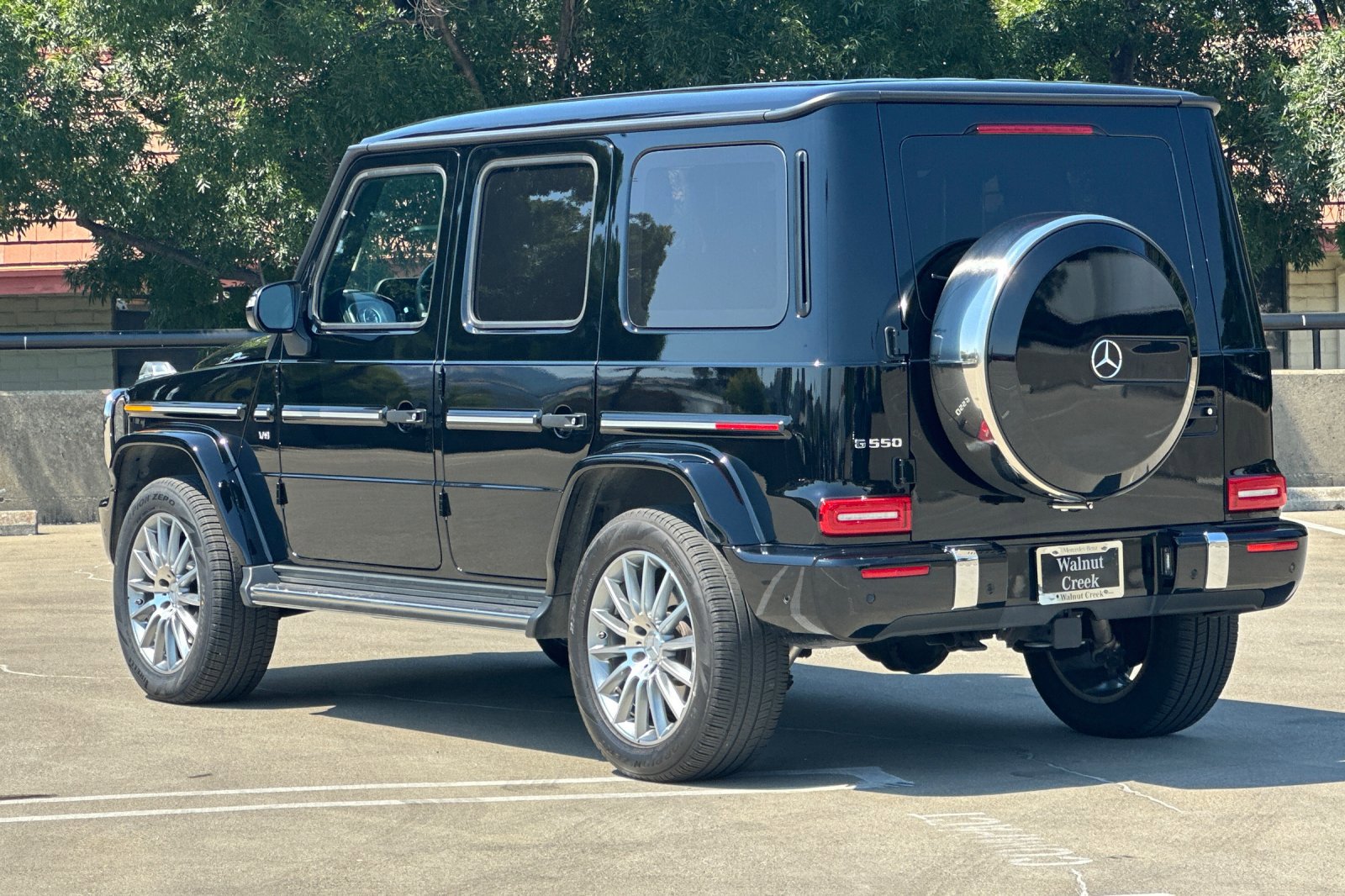 2023 Mercedes Benz G 550 photo 3