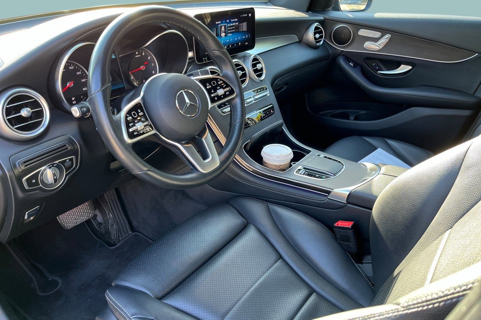 2020 Mercedes Benz GLC 300 4MATIC photo 2