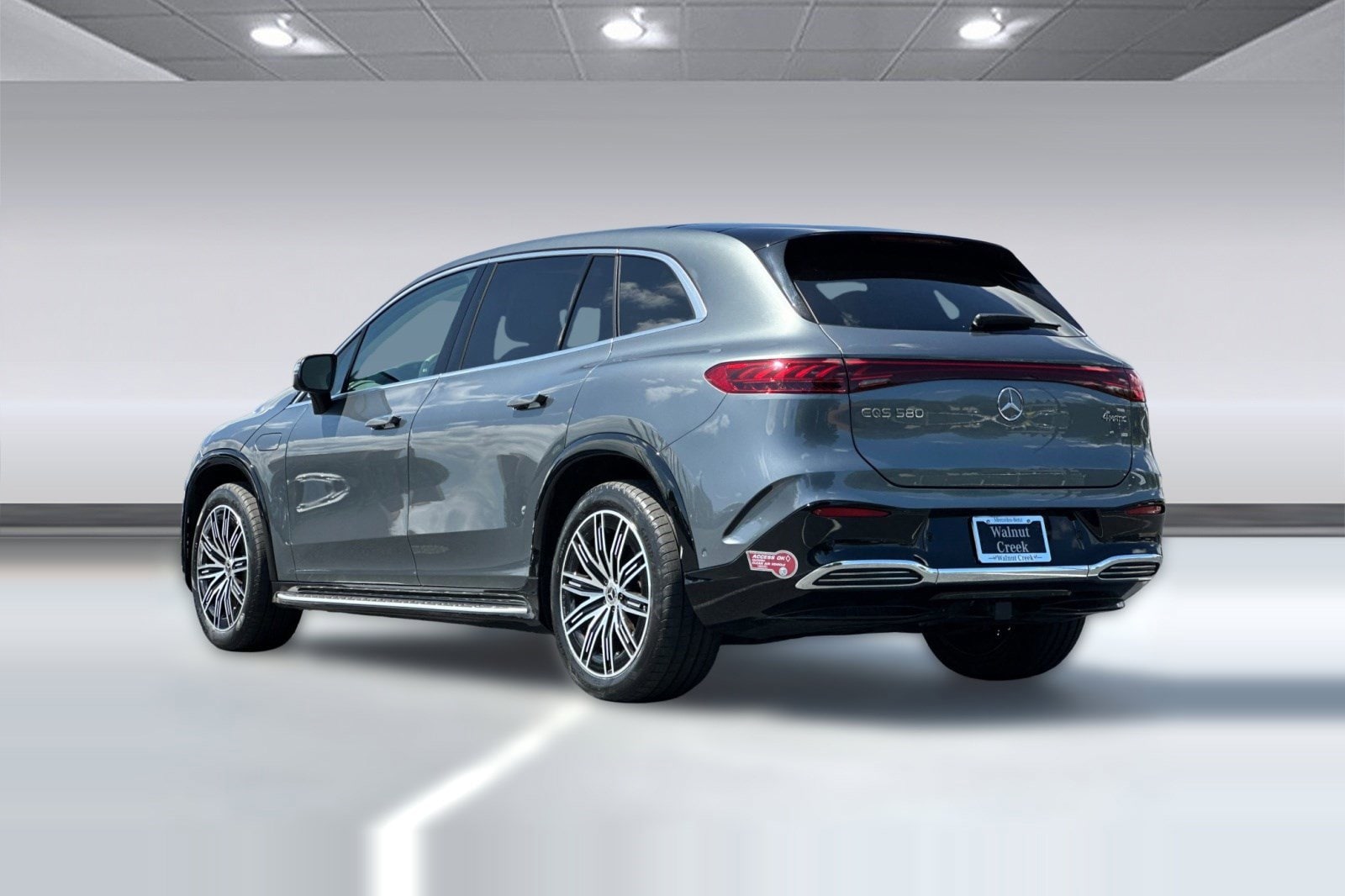 2023 Mercedes-Benz EQS 580 4MATIC SUV photo 2