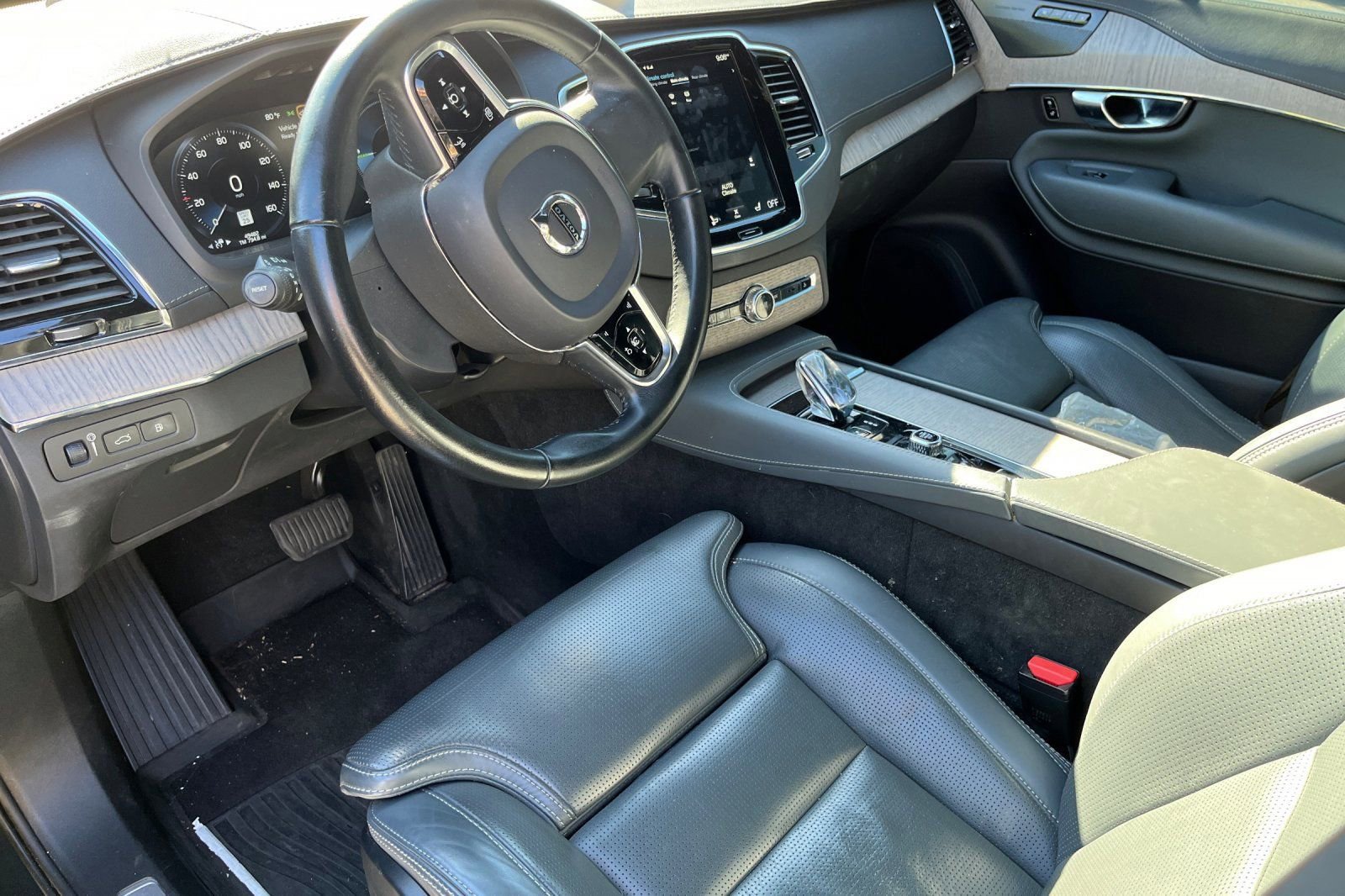 2021 Volvo XC90 Recharge T8 Inscription photo 2