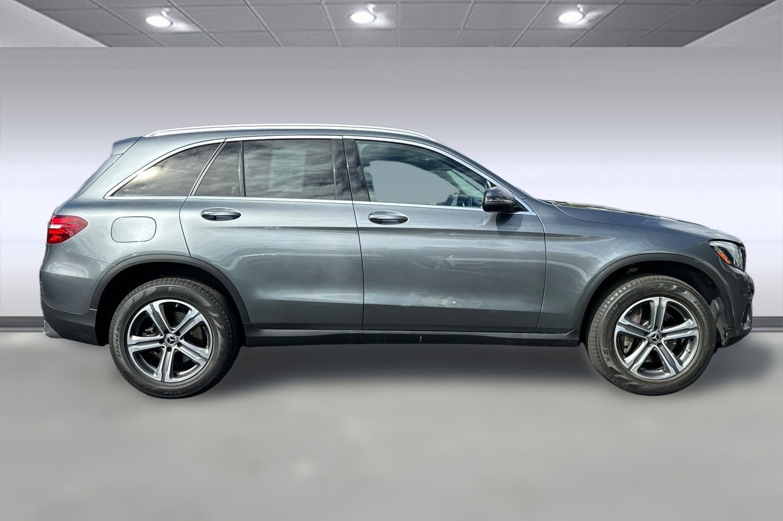2019 Mercedes Benz GLC 300 4MATIC photo 2