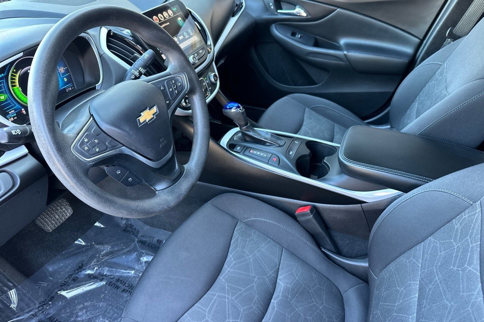 2018 Chevrolet Volt LT photo 4
