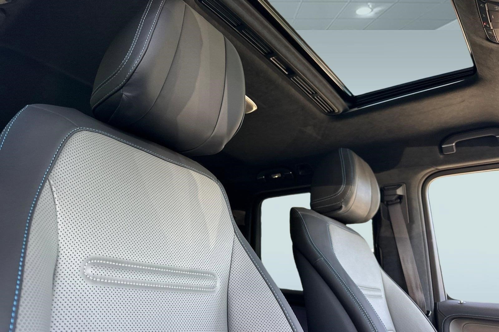2025 Mercedes-Benz G-Class G580 - Photo 14