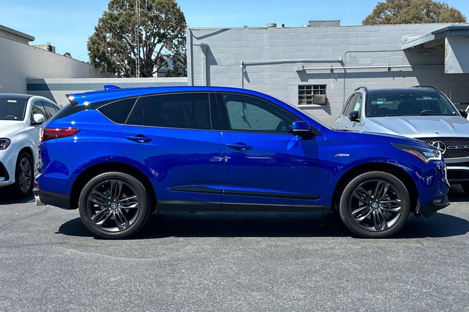 2023 Acura RDX A-Spec photo 2
