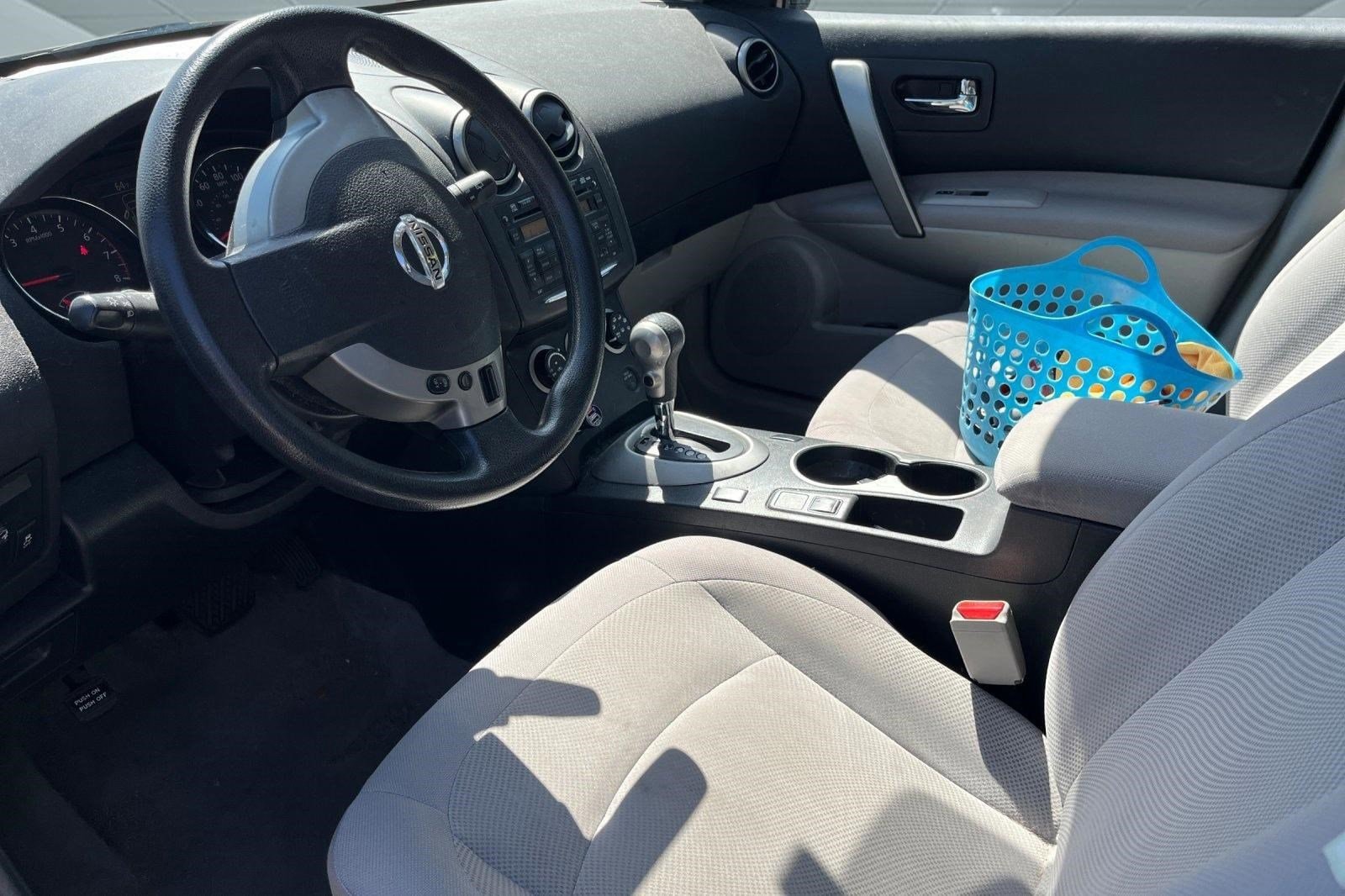 2013 Nissan Rogue FWD 4dr S photo 3