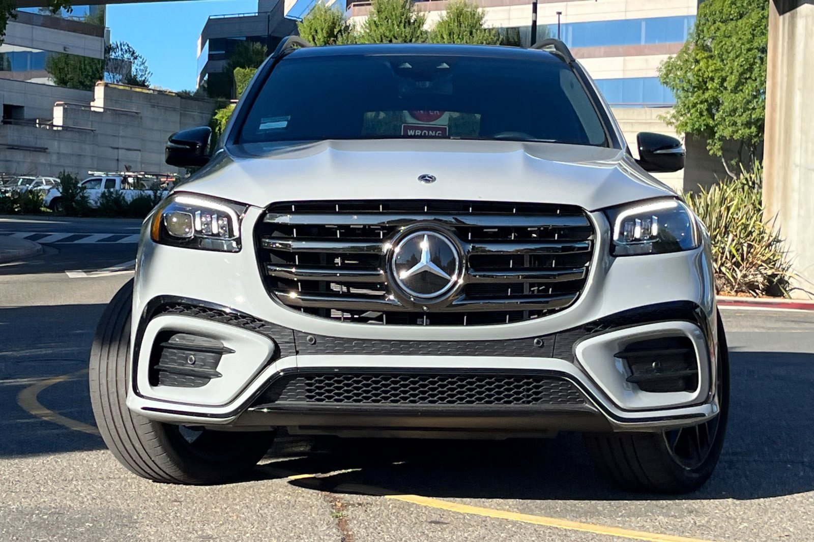 2025 Mercedes Benz GLS 450 4MATIC photo 3