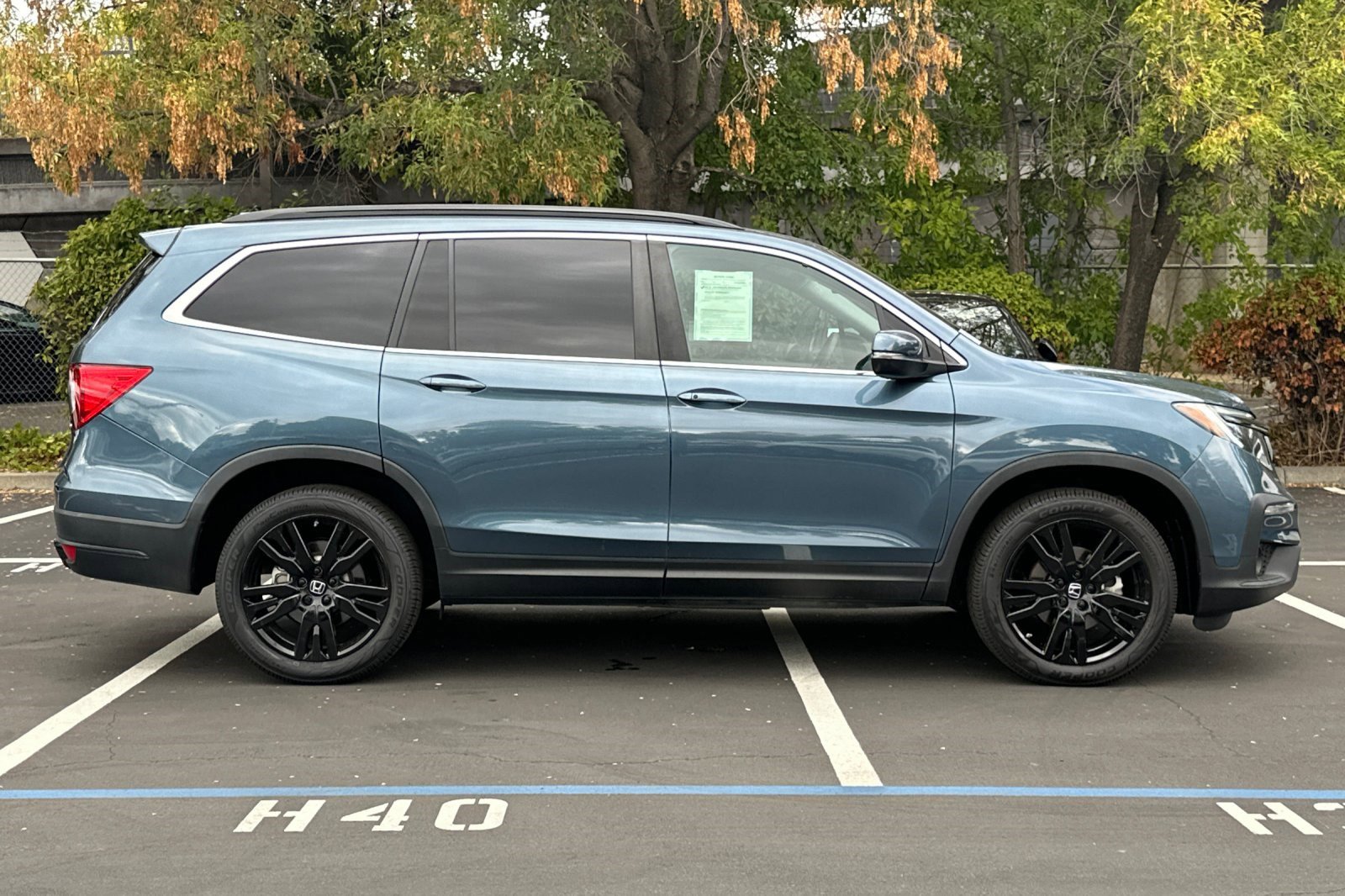 2022 Honda Pilot Special Edition photo 2