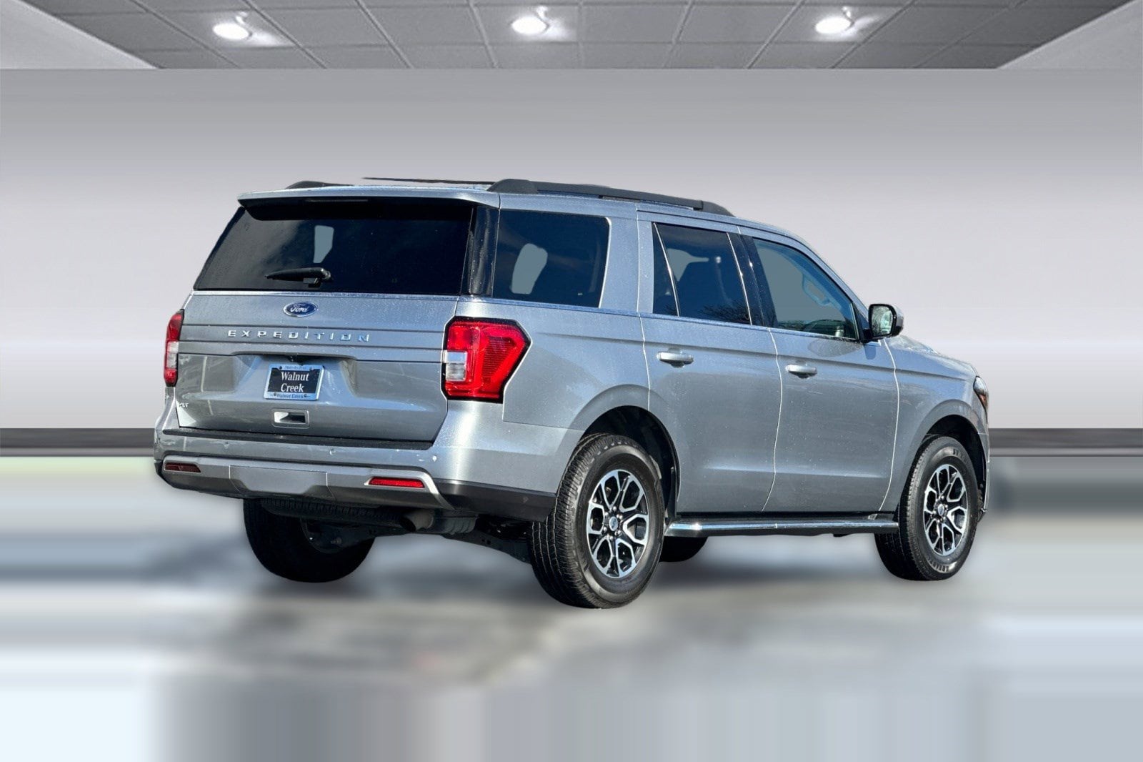 2022 Ford Expedition XLT 4x2 photo 3