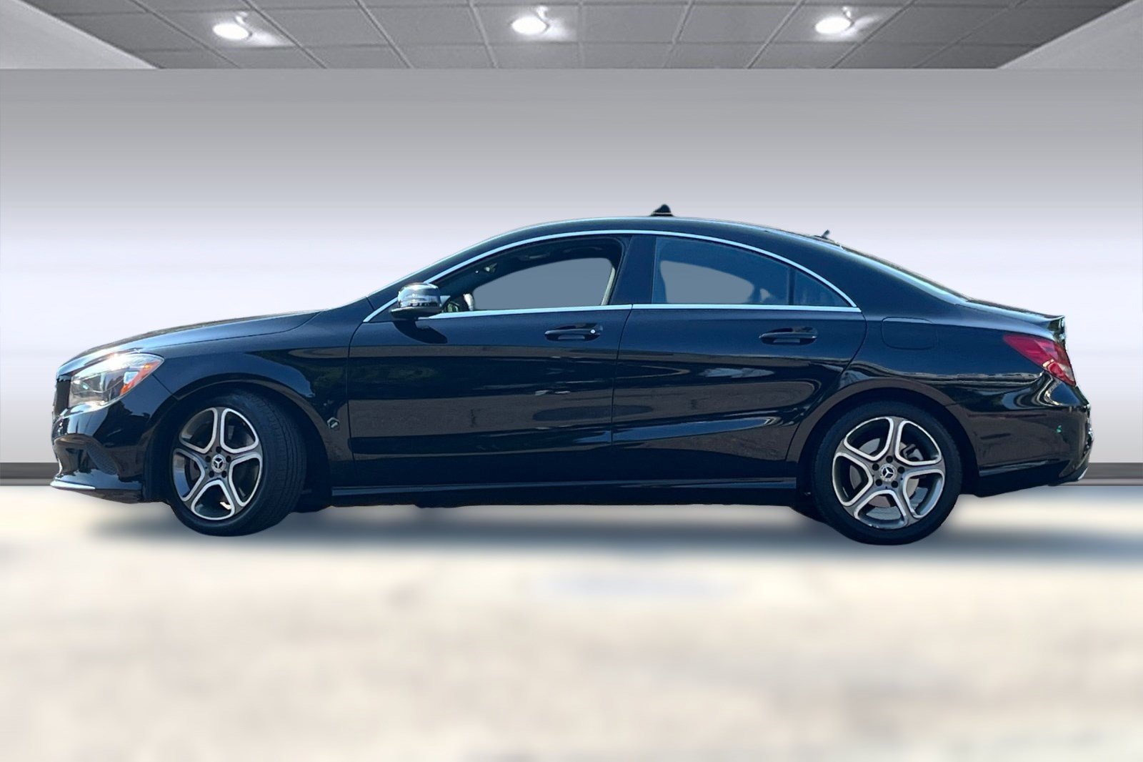 2019 Mercedes Benz CLA 250 photo 2