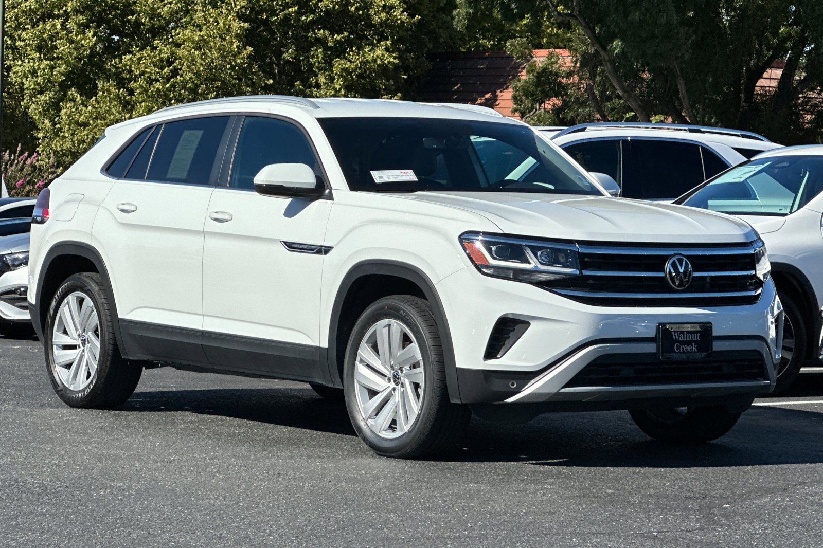 2022 Volkswagen Atlas Cross Sport V6 SE Technology photo 2