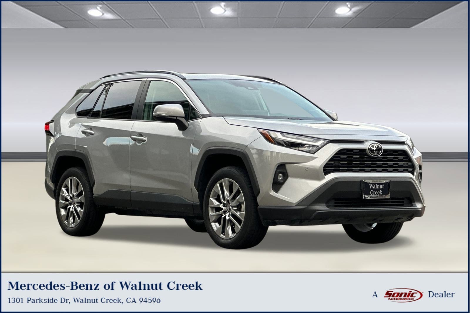2023 Toyota RAV4 XLE Premium's photo
