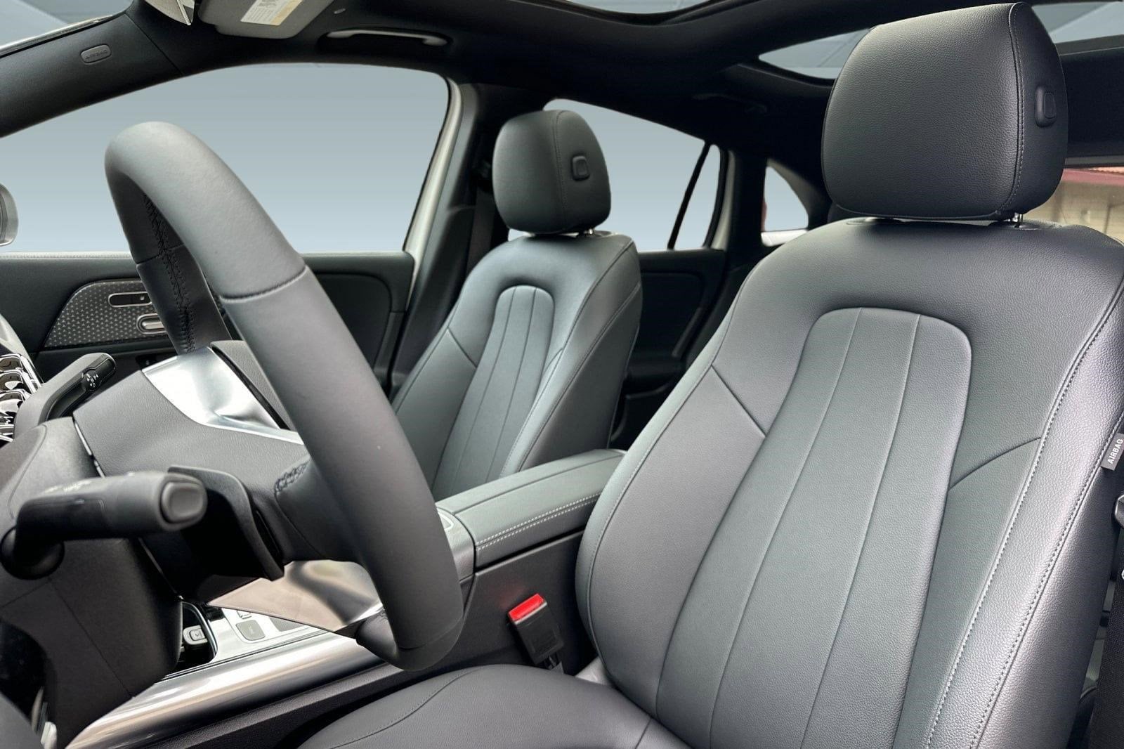 2026 Mercedes-Benz GLA 250 SUV photo 4