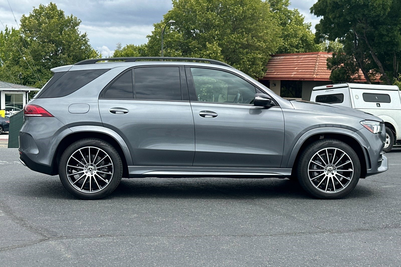2023 Mercedes-Benz GLE 450 4MATIC SUV photo 6