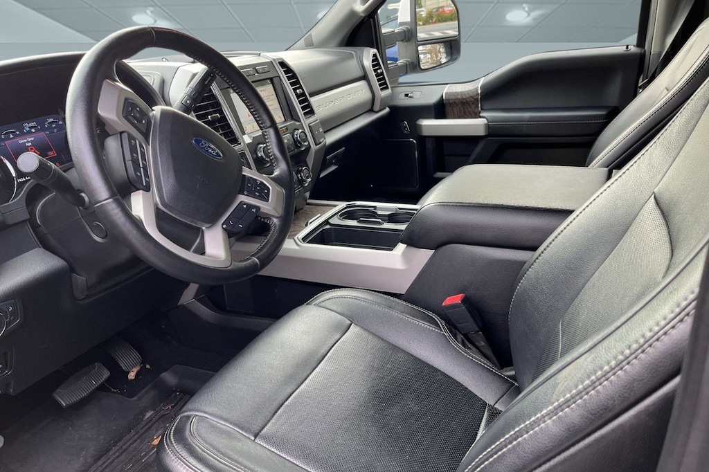 Used 2019 Ford Super Duty F-250 SRW LARIAT 4WD Crew Cab 6.75' Box Truck Crew Cab