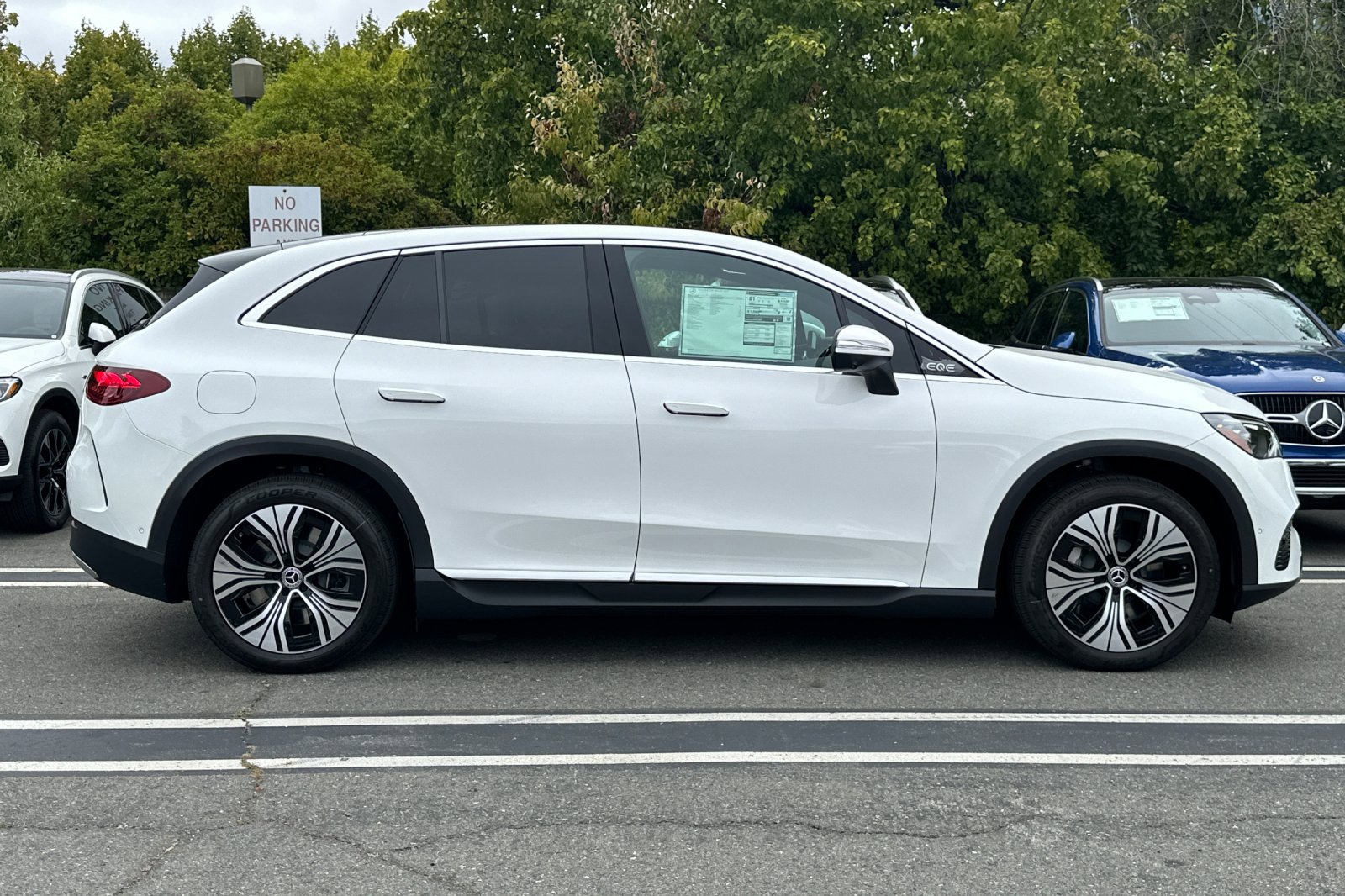 2025 Mercedes Benz 350 4MATIC photo 3