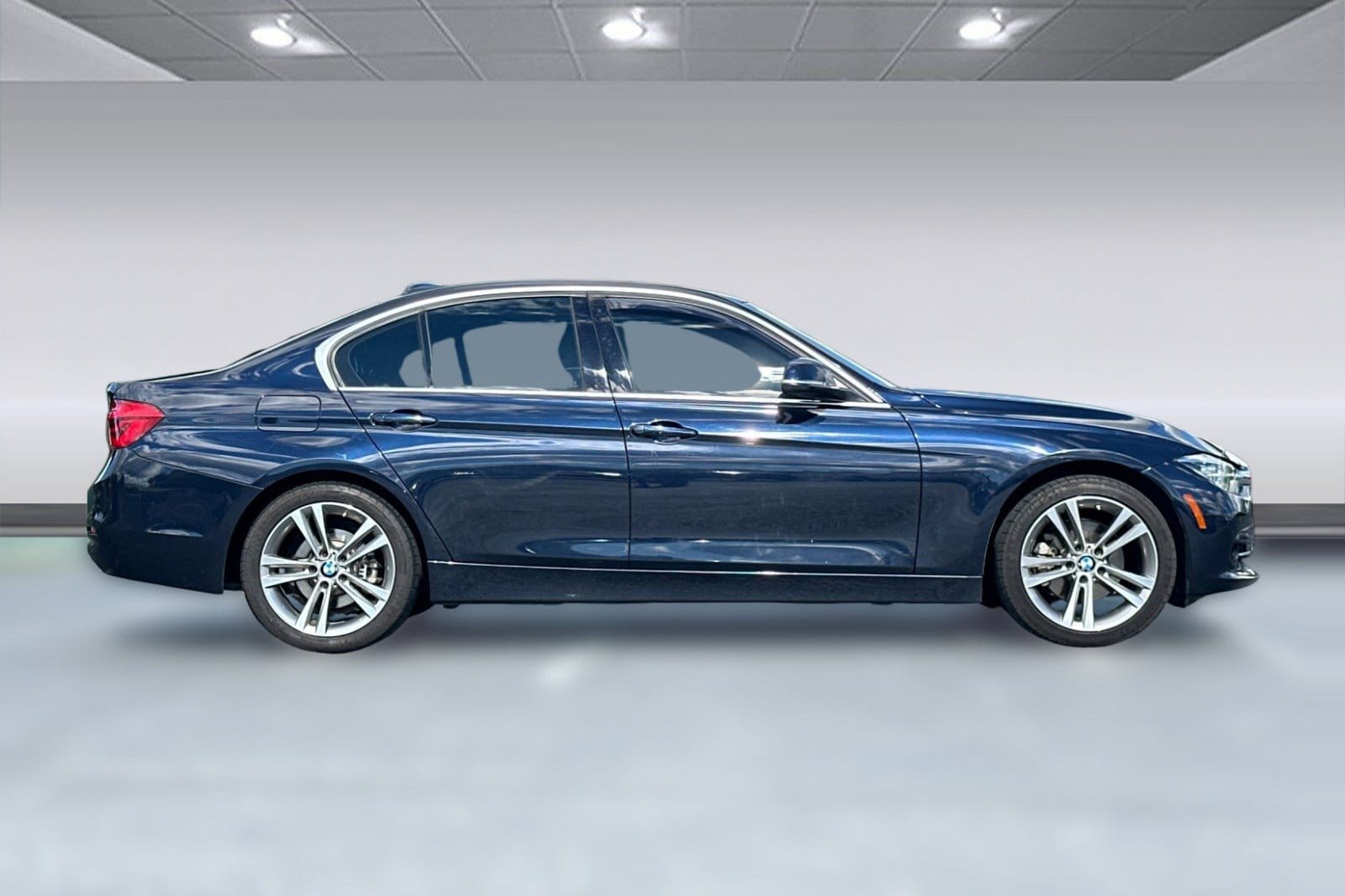 2017 BMW 3 Series 330i Sedan photo 6