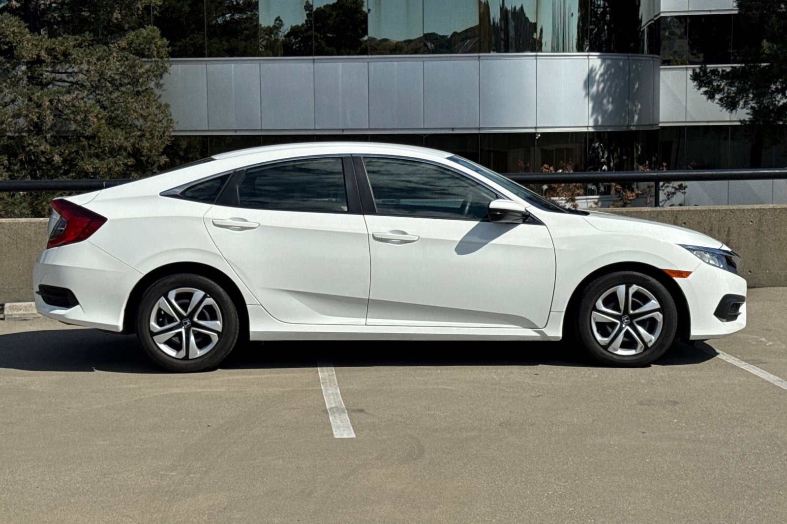 2018 Honda Civic LX photo 2