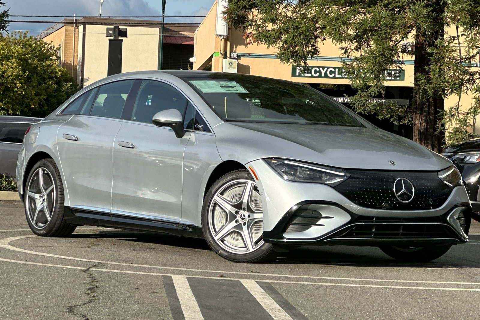 2024 Mercedes Benz EQE-Class Sedan photo 2