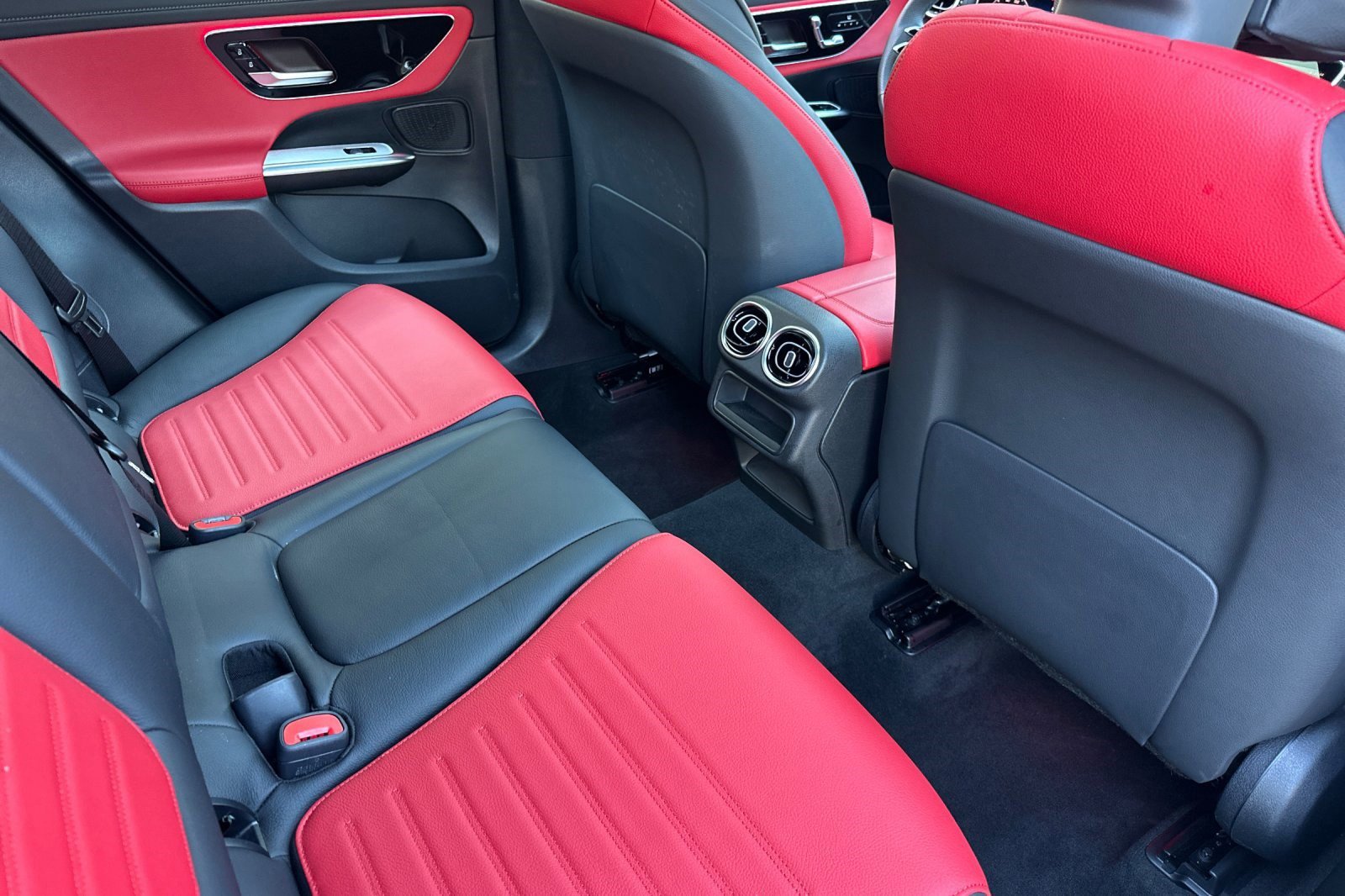 2025 Mercedes-Benz GLC AMG GLC43 - Photo 31