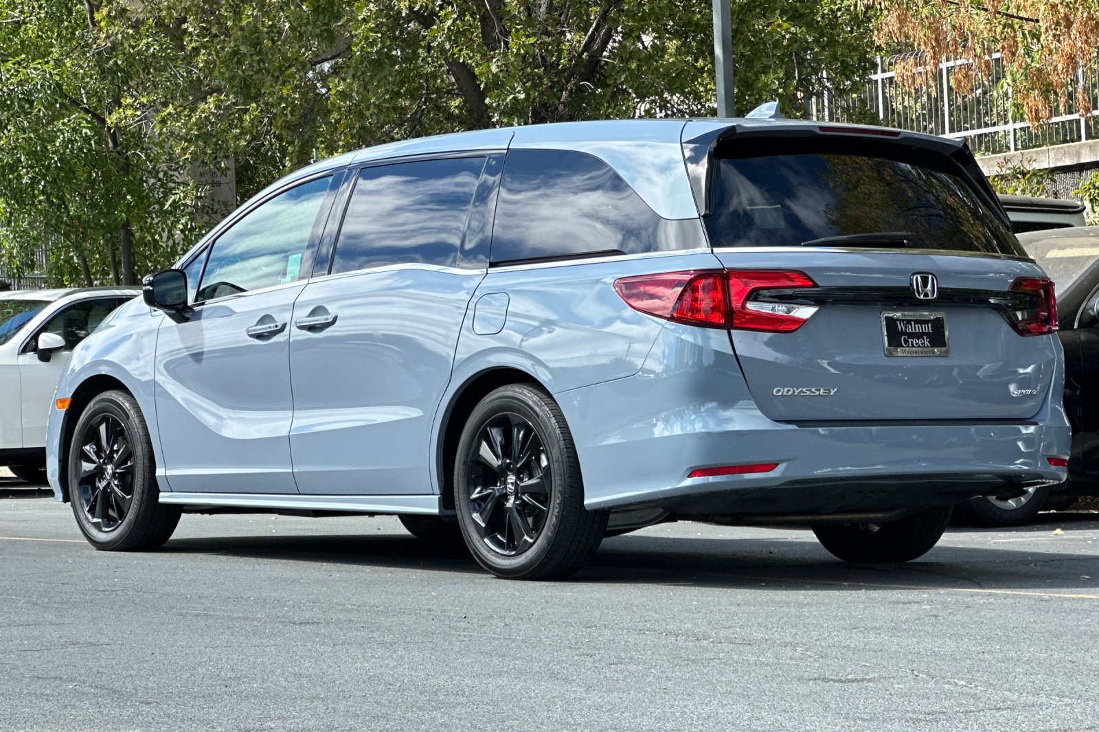 2024 Honda Odyssey Sport photo 2