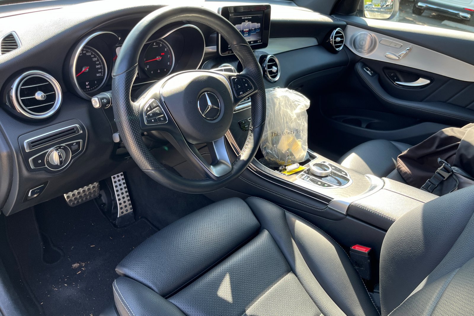 2019 Mercedes Benz GLC 300 4MATIC photo 2