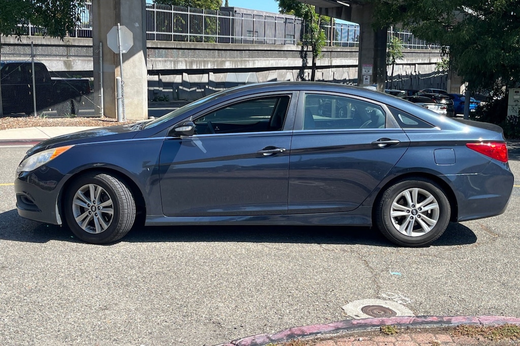 Used 2014 Hyundai Sonata 4dr Sdn 2.4L Auto GLS Sedan