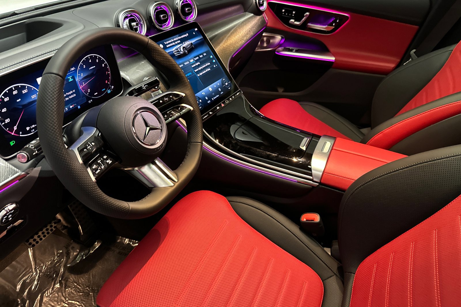 2025 Mercedes Benz GLC 300 4MATIC photo 3