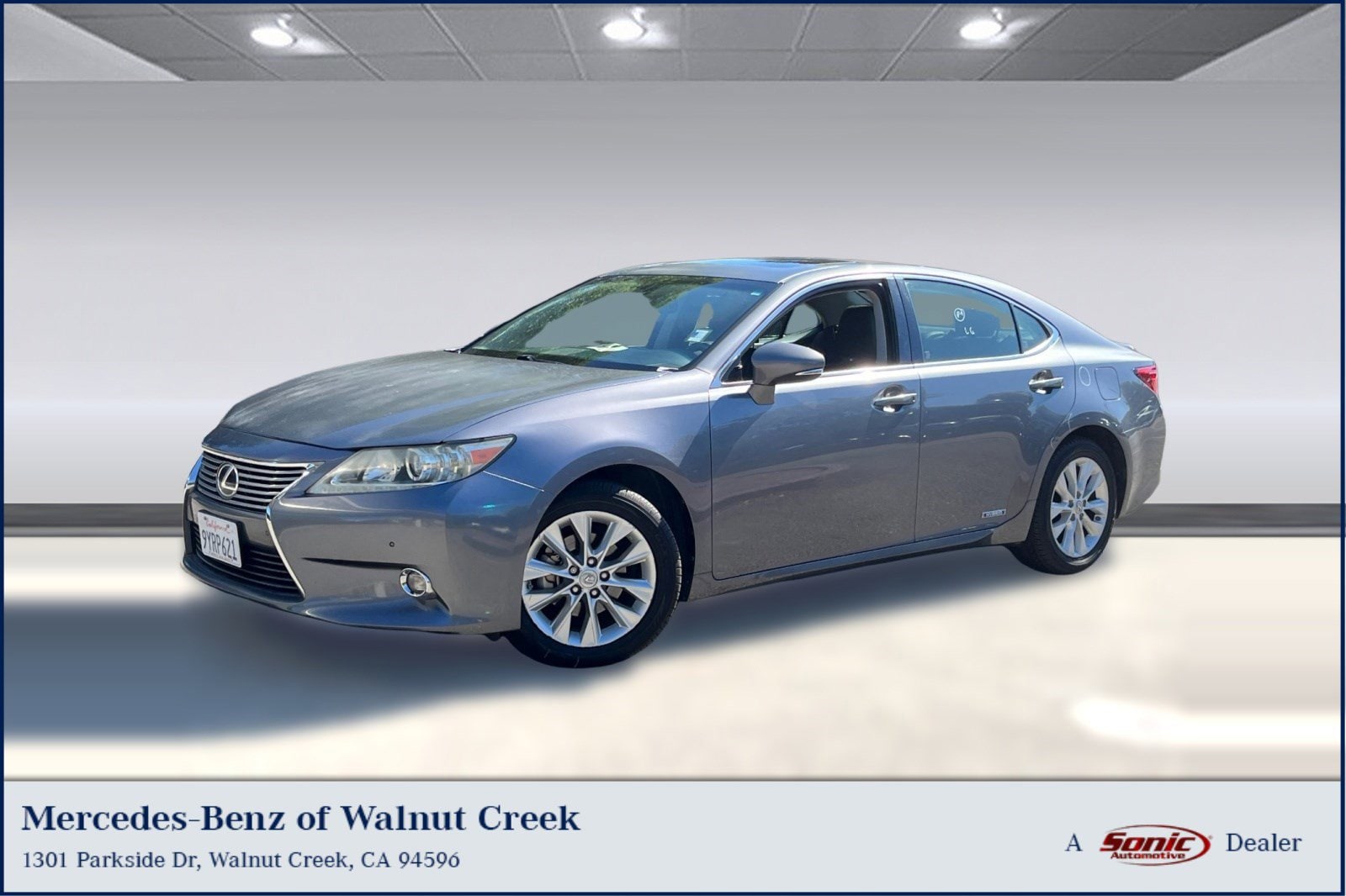 2015 Lexus ES 350 300h's photo