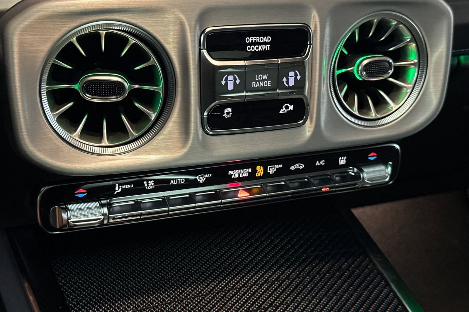 2025 Mercedes-Benz G-Class G580 - Photo 25