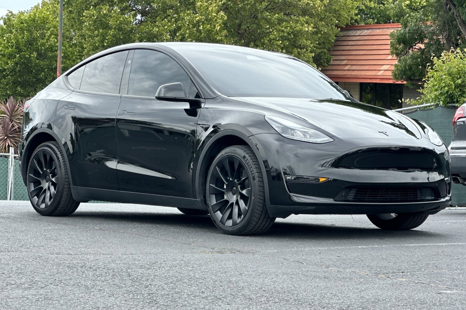 2024 Tesla Model Y Long Range AWD photo 5
