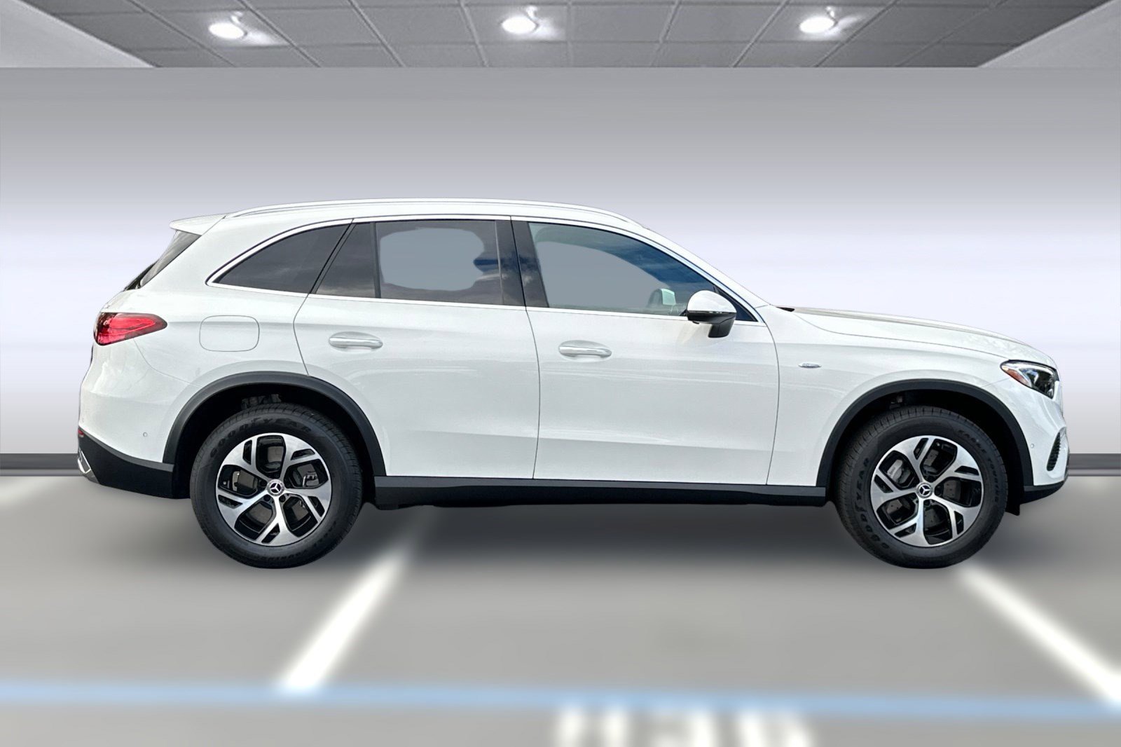 2025 Mercedes Benz GLC 350e 4MATIC photo 2
