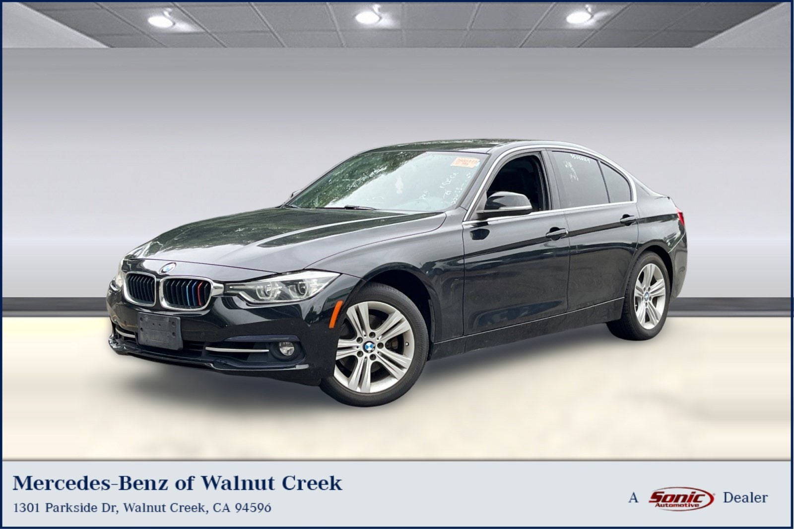 2017 BMW 3 Series 330i Sedan's photo