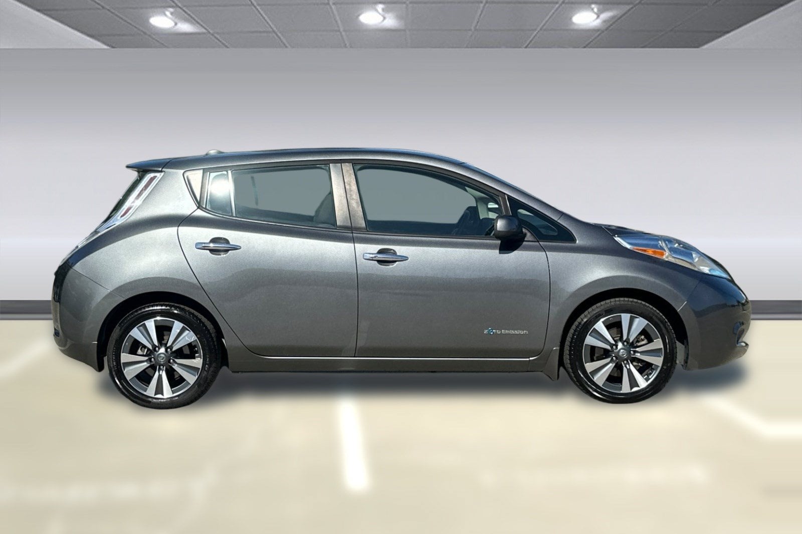 Leaf SV Hatchback Hatchback
