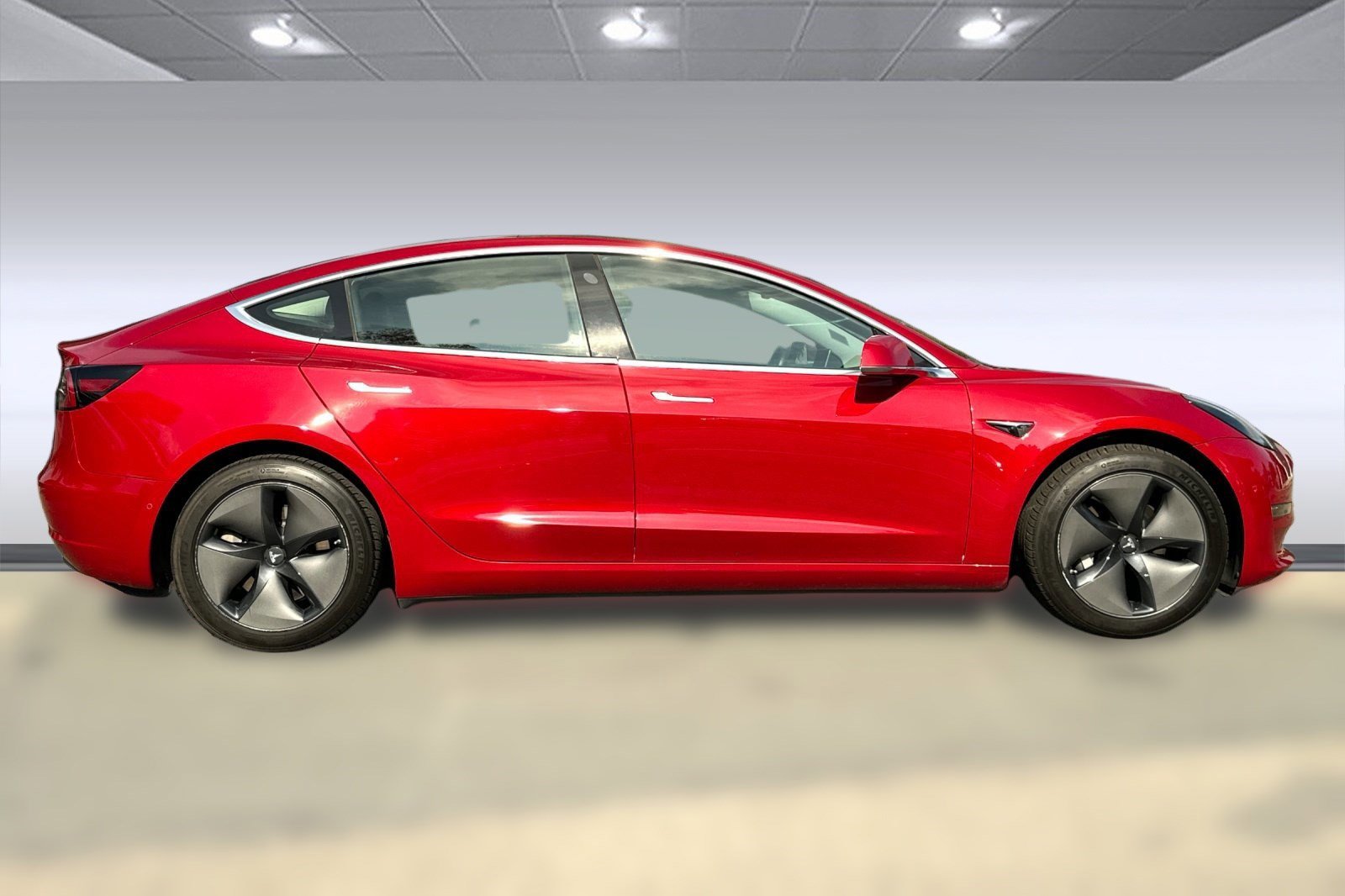 2018 Tesla Model 3 Long Range photo 2